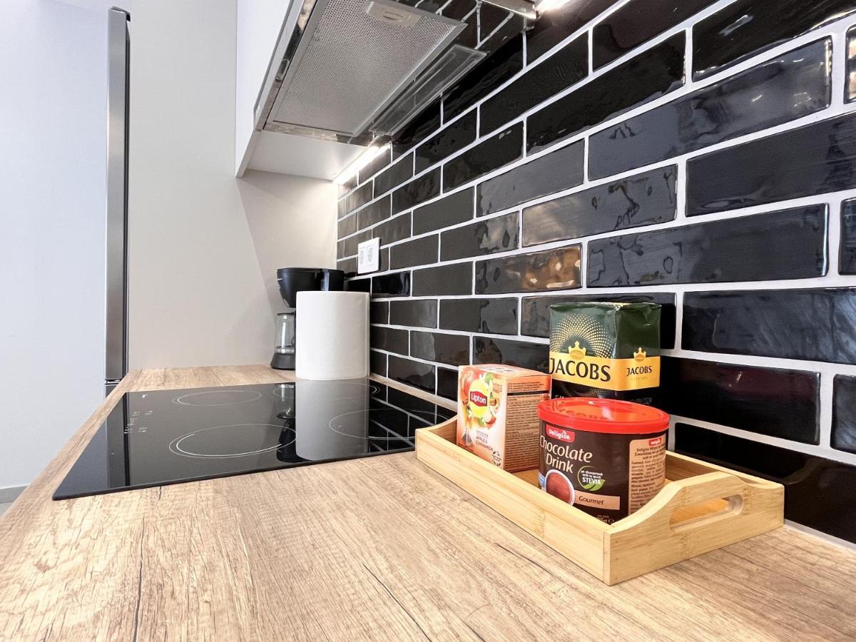 Chic Getaway Near Stavros Niarchos Apartment Athena Bagian luar foto