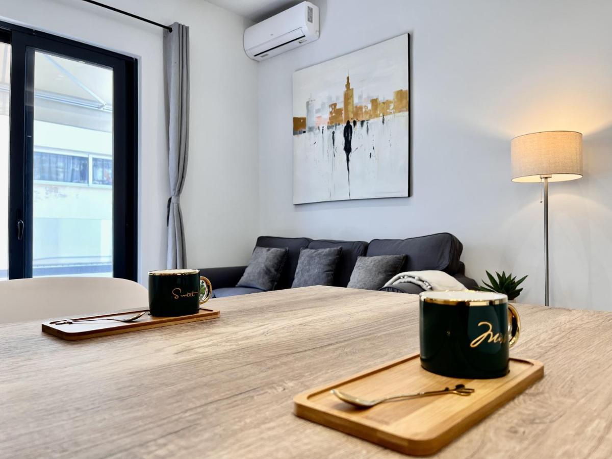 Chic Getaway Near Stavros Niarchos Apartment Athena Bagian luar foto